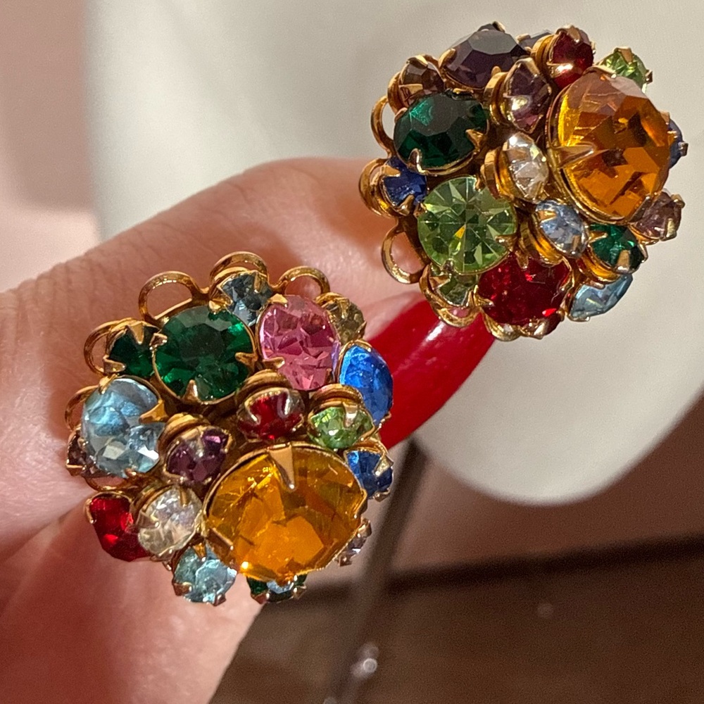 Vintage 1940s deco retro fruit salad Chech Crystal tutu cluster clip earrings - Picture 10 of 17